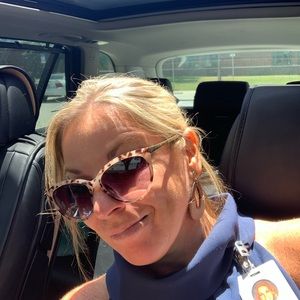 Meet your Posher, Jacqueline